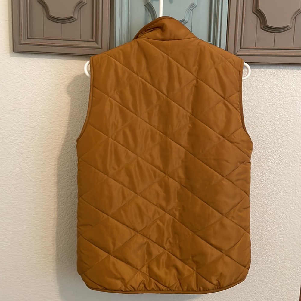 Fall colored vest. - Picture 5 of 5